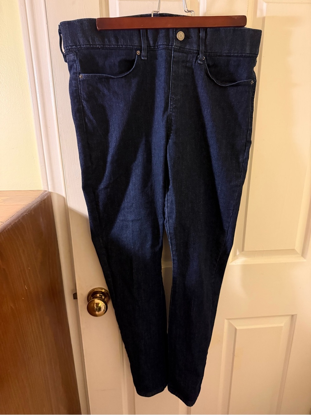 Signature by Levi Strauss Women's Pull On Shaping Skinny Jeans - Retro Dark